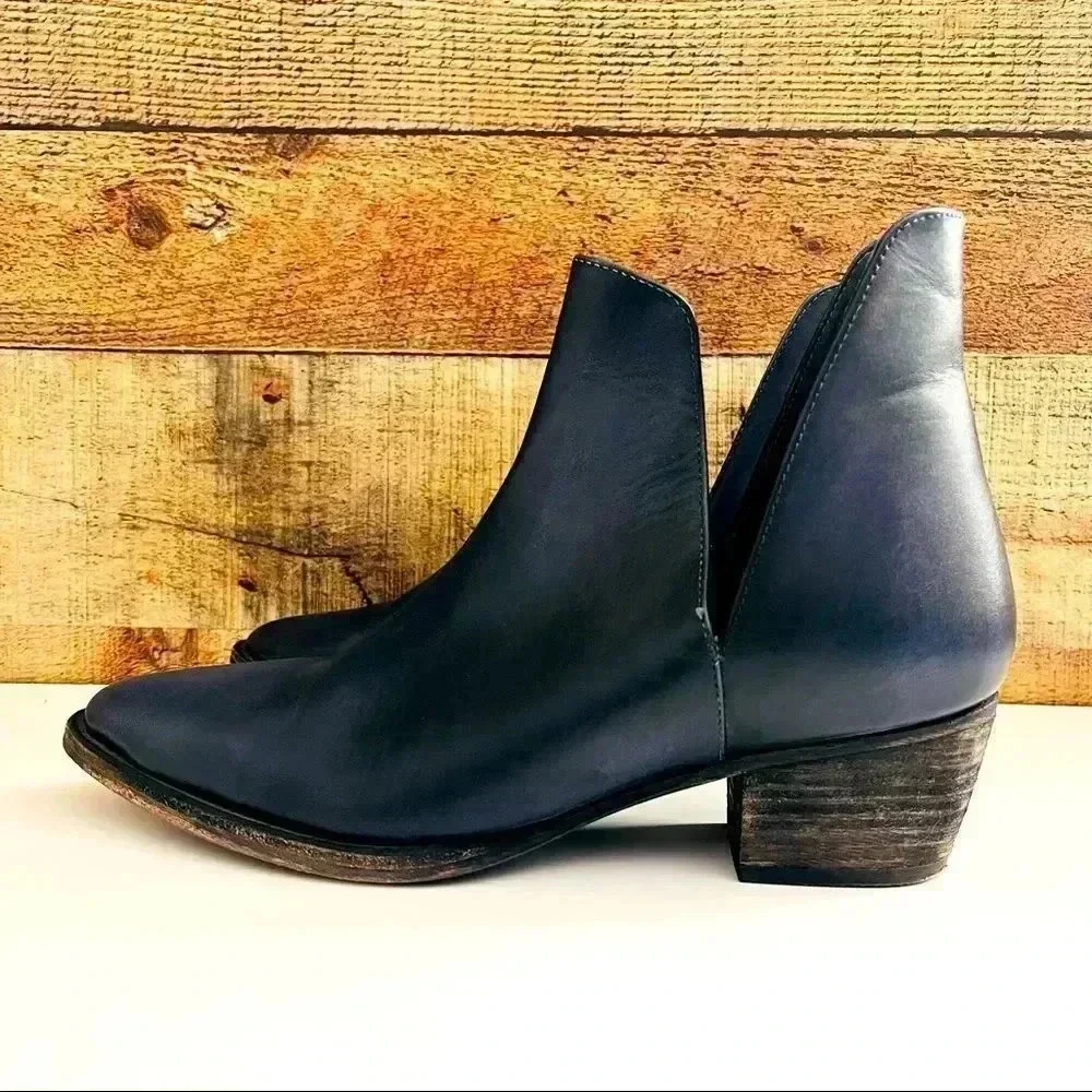 NWOT Navy (INK) Free People Charm Double V Bootie